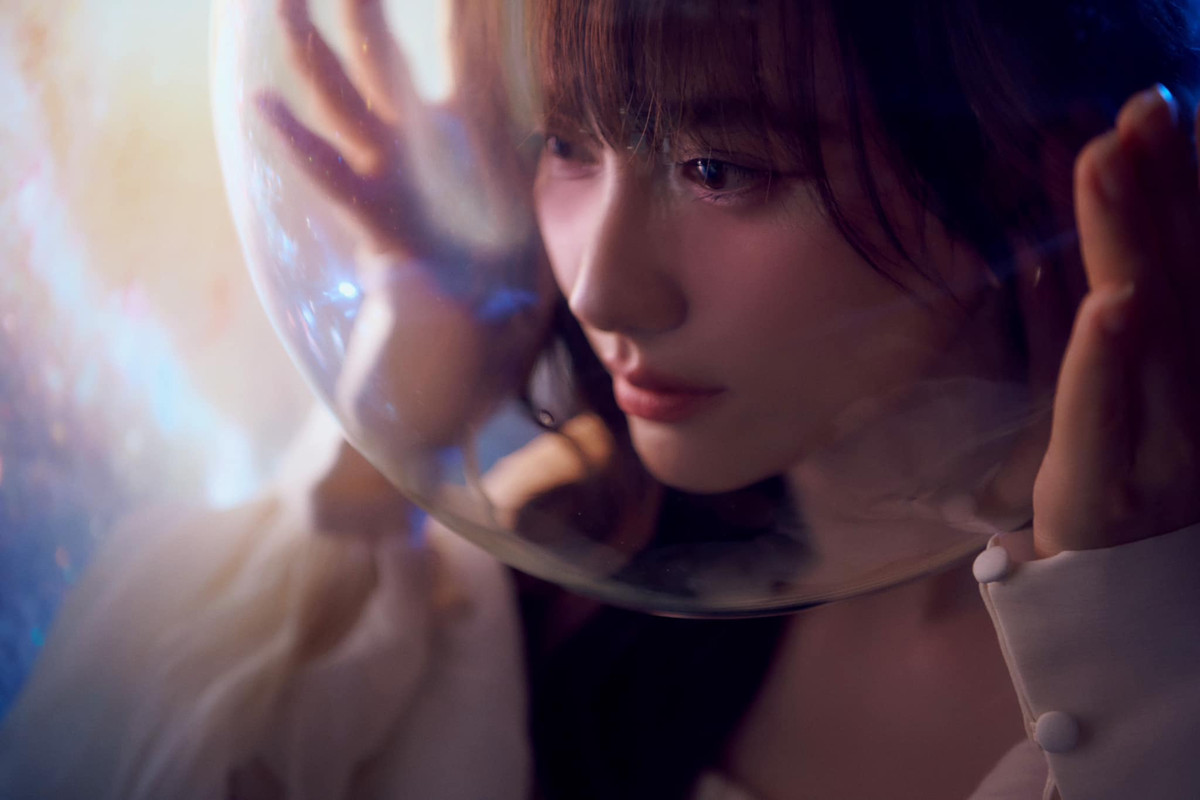 Phương Anh Đào hoá chị Hằng 4.0 trên cung trăng. Ảnh: FB Phương Anh Đào