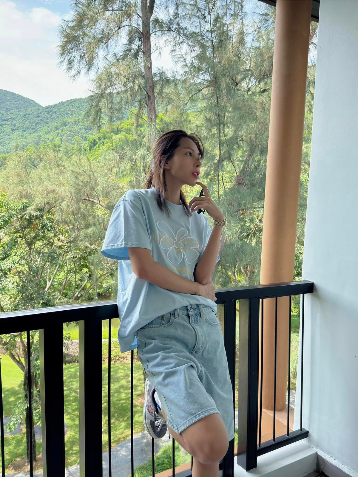 Minh Triệu chia sẻ: "Nghĩ đơn giản thôi và hãy sống là người tử tế. Chủ nhật an lành!". Ảnh: FB Pham Dinh Minh Trieu