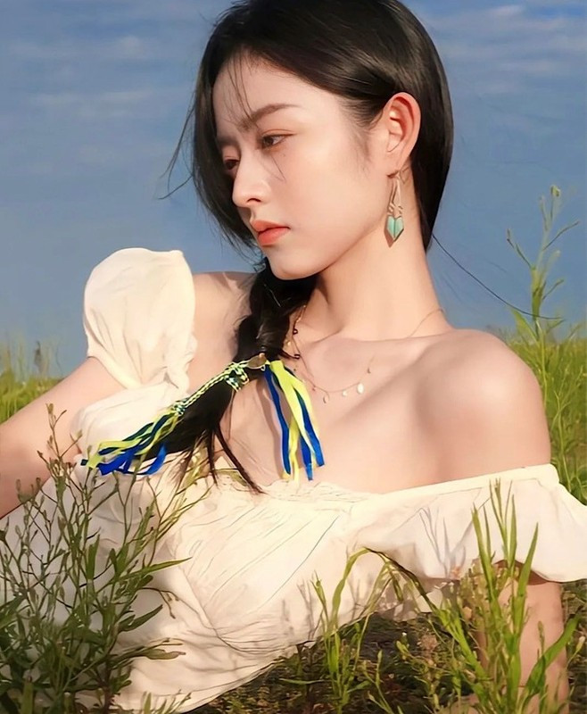 Được biết Ying Ning từng là hoa khôi của Học viện Mỹ thuật Tây An. Ảnh: IG yingning