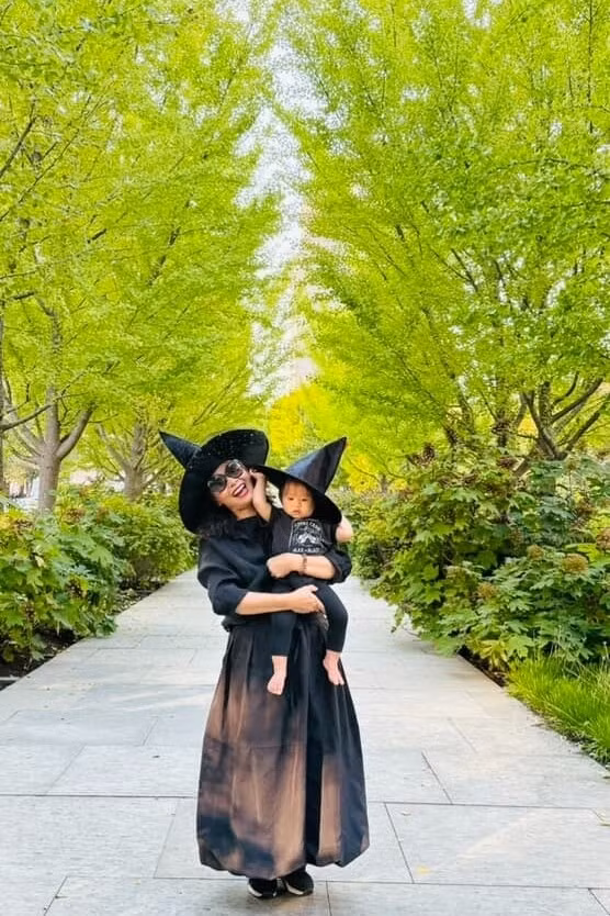 Thỉnh thoảng, nữ nghệ sĩ sang Mỹ thăm con cháu hoặc con gái của bà về Việt Nam. Ảnh: Phụ nữ và Pháp Luật