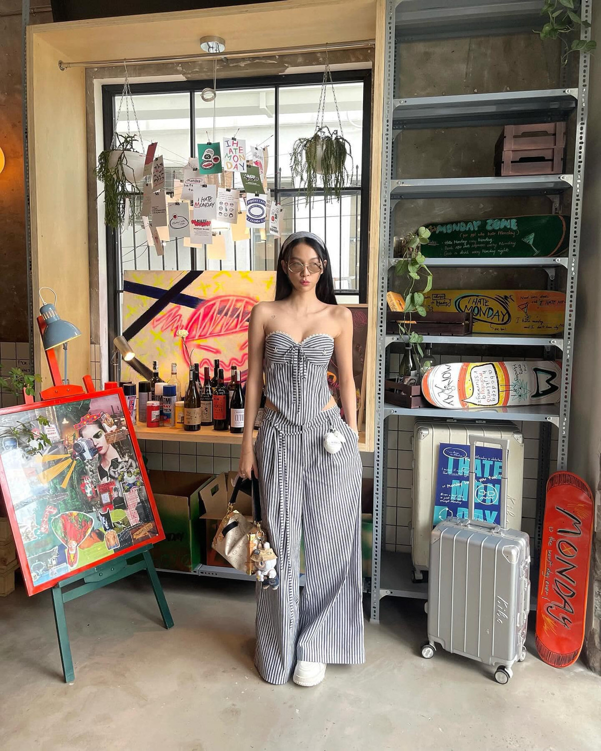 Người đẹp Phí Phương Anh đăng tải hình ảnh mới sau khi rộ thông tin cô là bạn gái của chồng cũ Lệ Quyên.