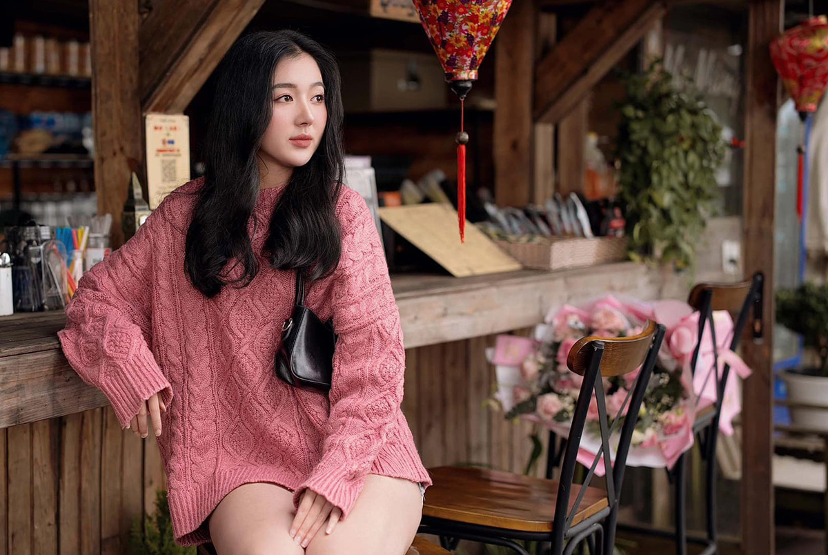 Sau khi kết hôn với ca sĩ Hồ Quang Hiếu cô càng nhận được nhiều sự quan tâm từ công chúng.