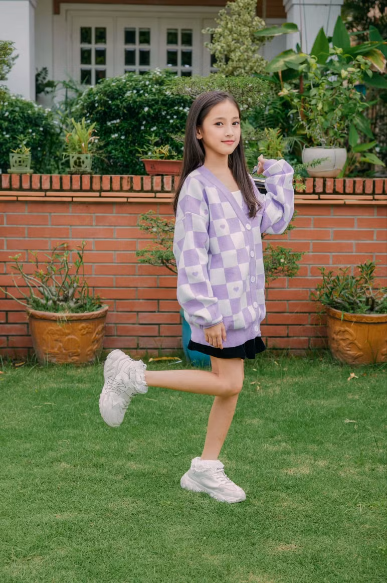 Phong cách thời trang của Viann được đánh giá là rất phù hợp với lứa tuổi, vừa đáng yêu lại sành điệu. Ảnh: FB Ha Kieu Anh