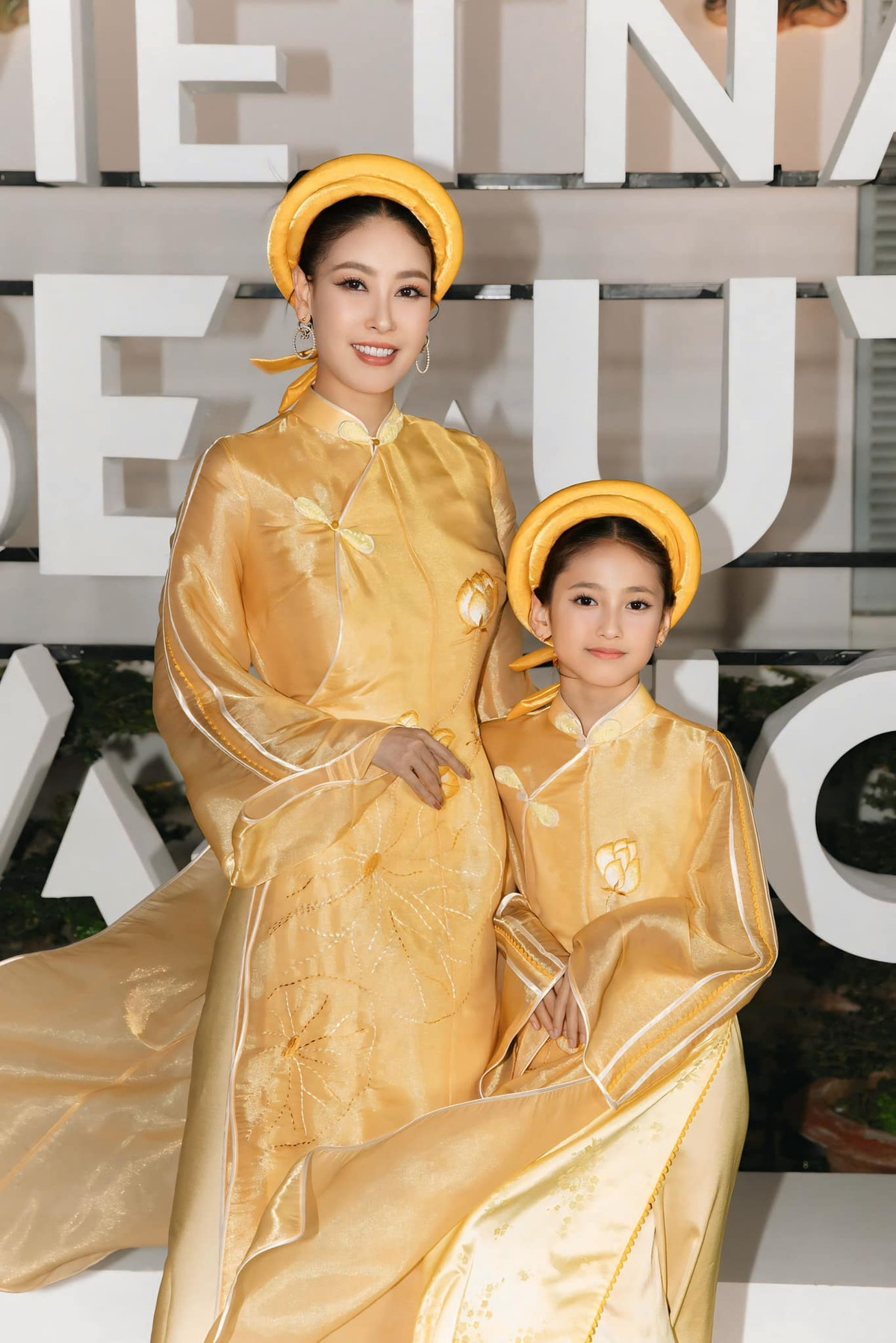 Cô bé sở hữu gương mặt thanh tú, đôi mắt to tròn và làn da trắng hồng. Ảnh: FB Ha Kieu Anh