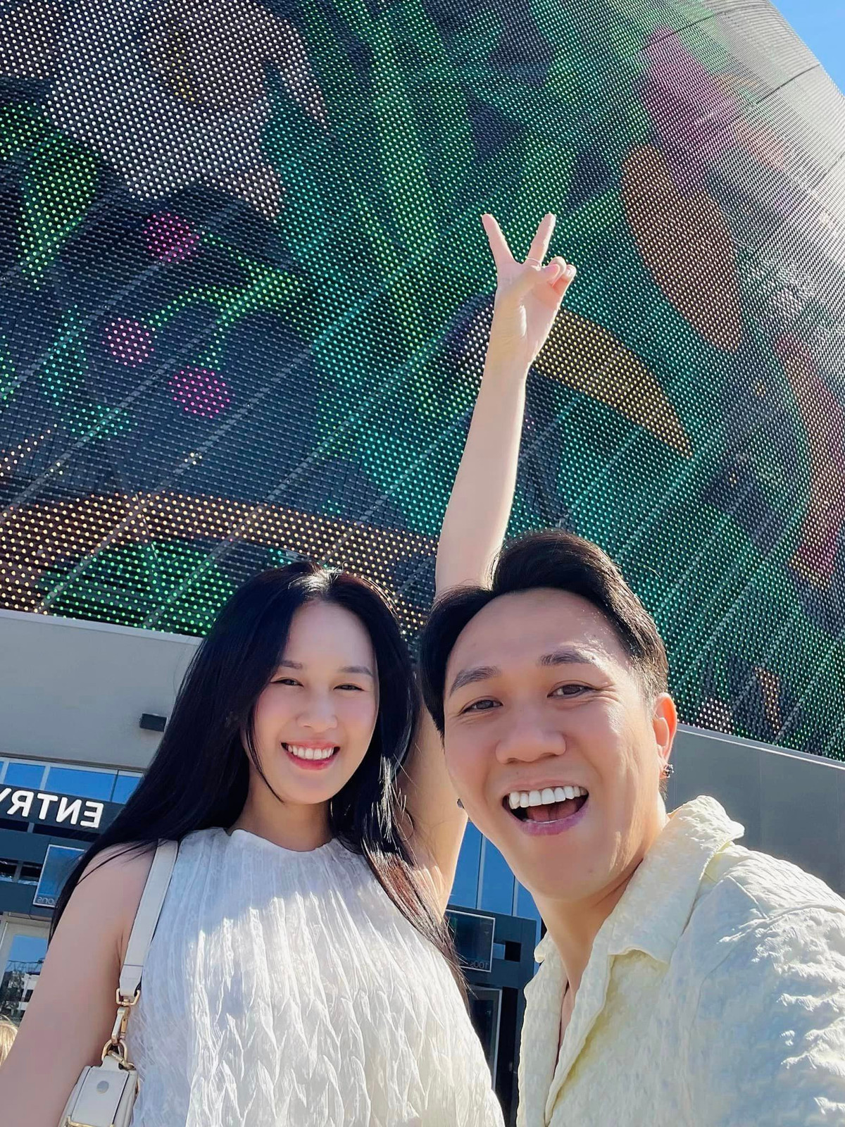 Sau 1 tháng kết hôn, Anh Đức và vợ kém 12 tuổi hưởng tuần trăng mật ở Mỹ. Ảnh: FB Ta Anh Duc