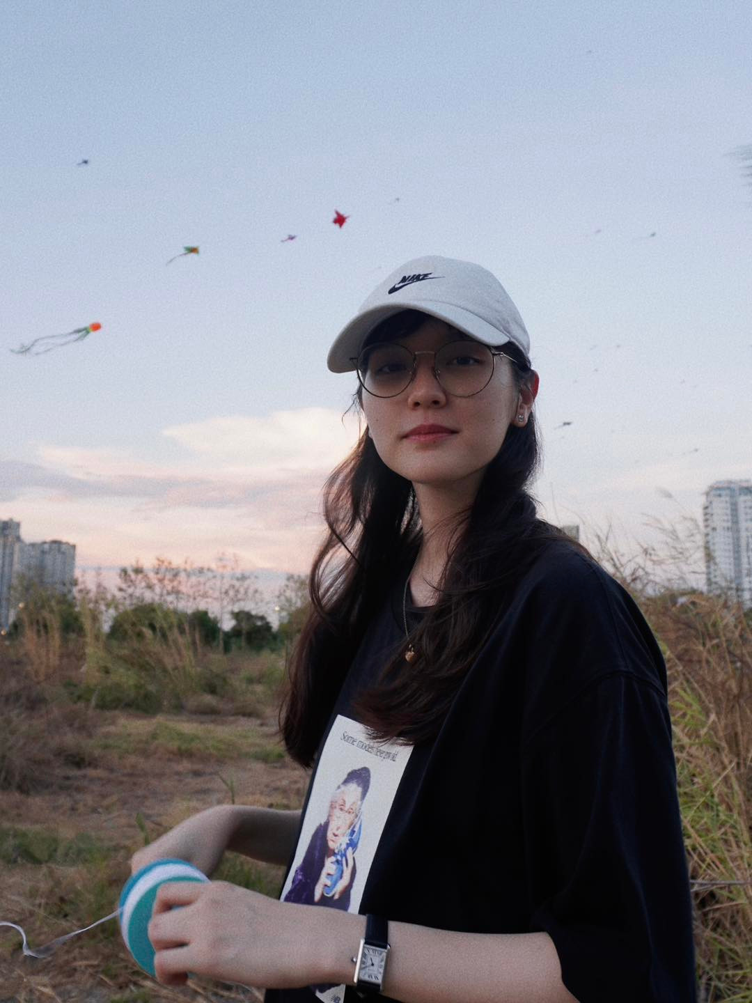 Tái xuất trong MV Chúng ta của tương lai, nhan sắc của Hải Tú dường như không thay đổi, thậm chí còn xinh đẹp ngọt ngào, mặn mà hơn 4 năm trước, nhận được không ít lời khen của netizen.