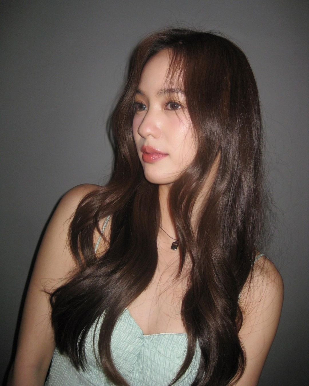 Người đẹp là người mẫu ảnh và gương mặt đại diện cho nhiều nhãn hàng nổi tiếng ở Thái Lan cũng như trên thế giới.