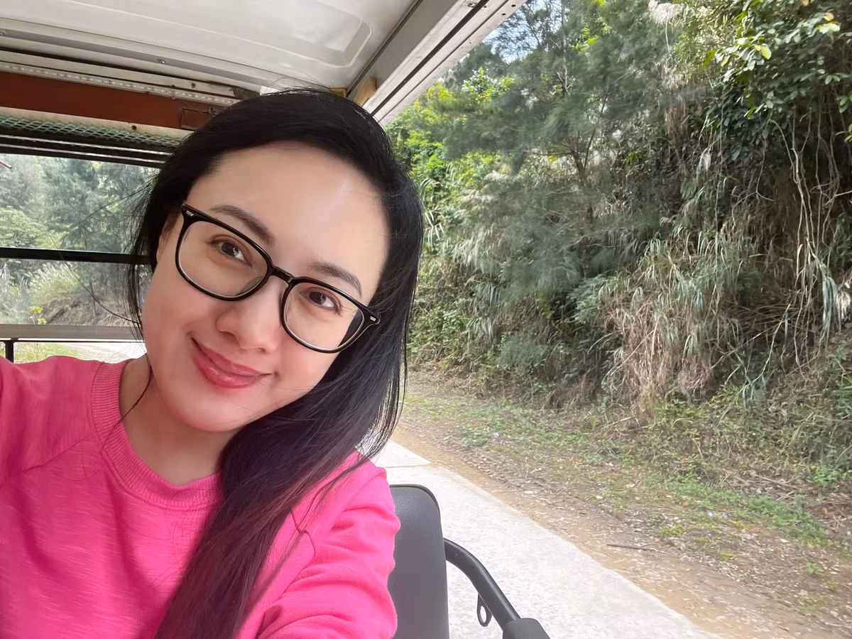 Trong đời thực, BTV Hoài Anh có nhan sắc đằm thắm, ngọt ngào, phong cách nền nã và dịu dàng.