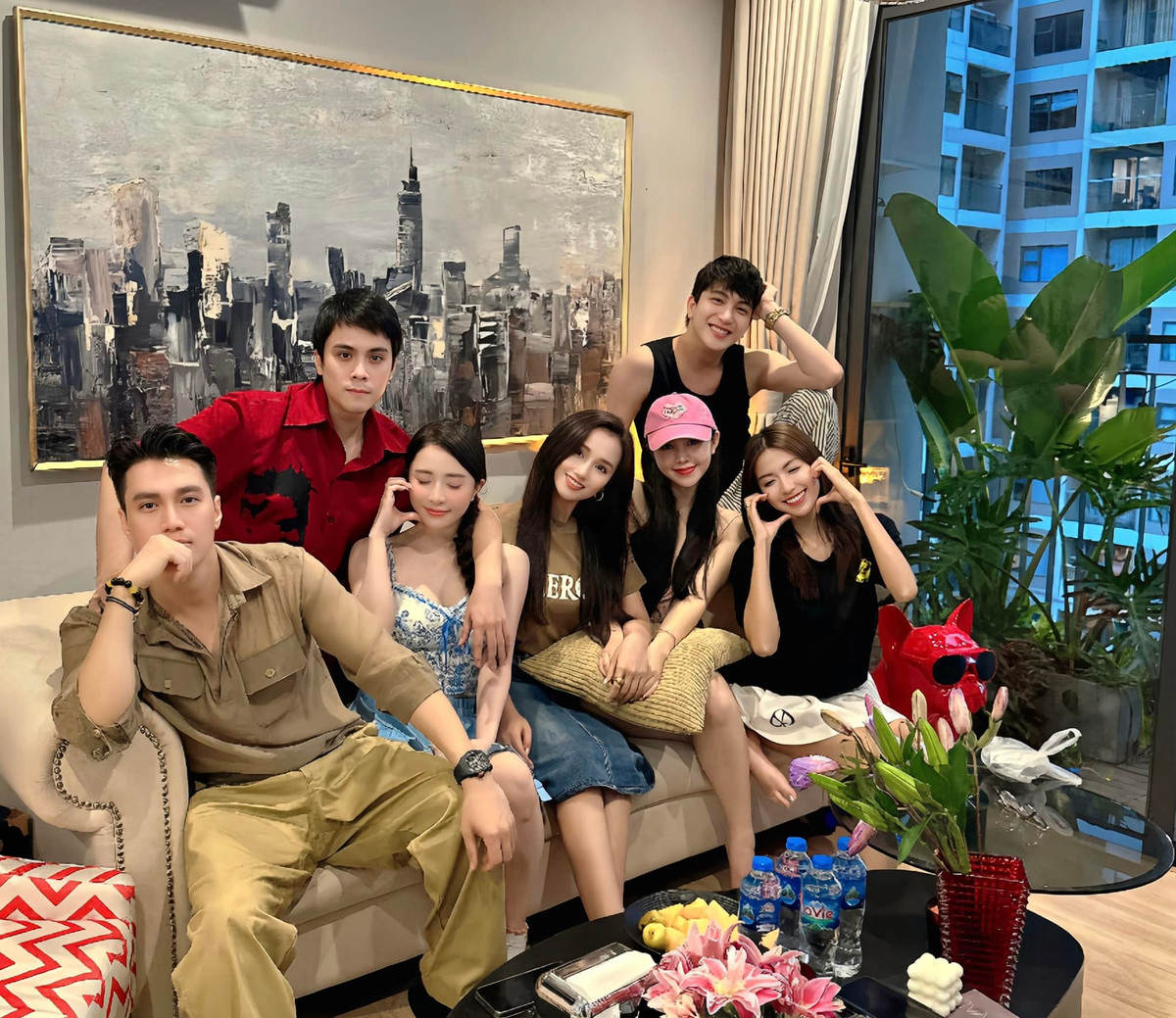 Lã Thanh Huyền, Quỳnh Nga, Việt Anh, B Trần ngày càng thân thiết. Ảnh: FB Lã Thanh Huyền