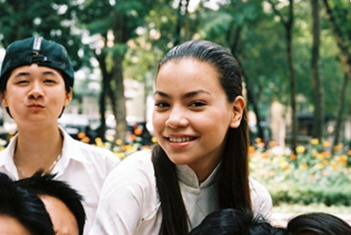 Thời điểm mới bước chân vào showbiz, ca sĩ Hồ Ngọc Hà có làn da ngăm đen, thân hình khá đầy đặn. Ảnh: Dân Việt