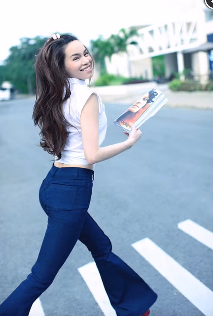 Năm 2001, Hồ Ngọc Hà được nhiều người biết đến khi vào vai Hương trong bộ phim truyền hình "Hoa cỏ may" của đạo diễn Lưu Trọng Ninh. Ảnh: Dân Việt