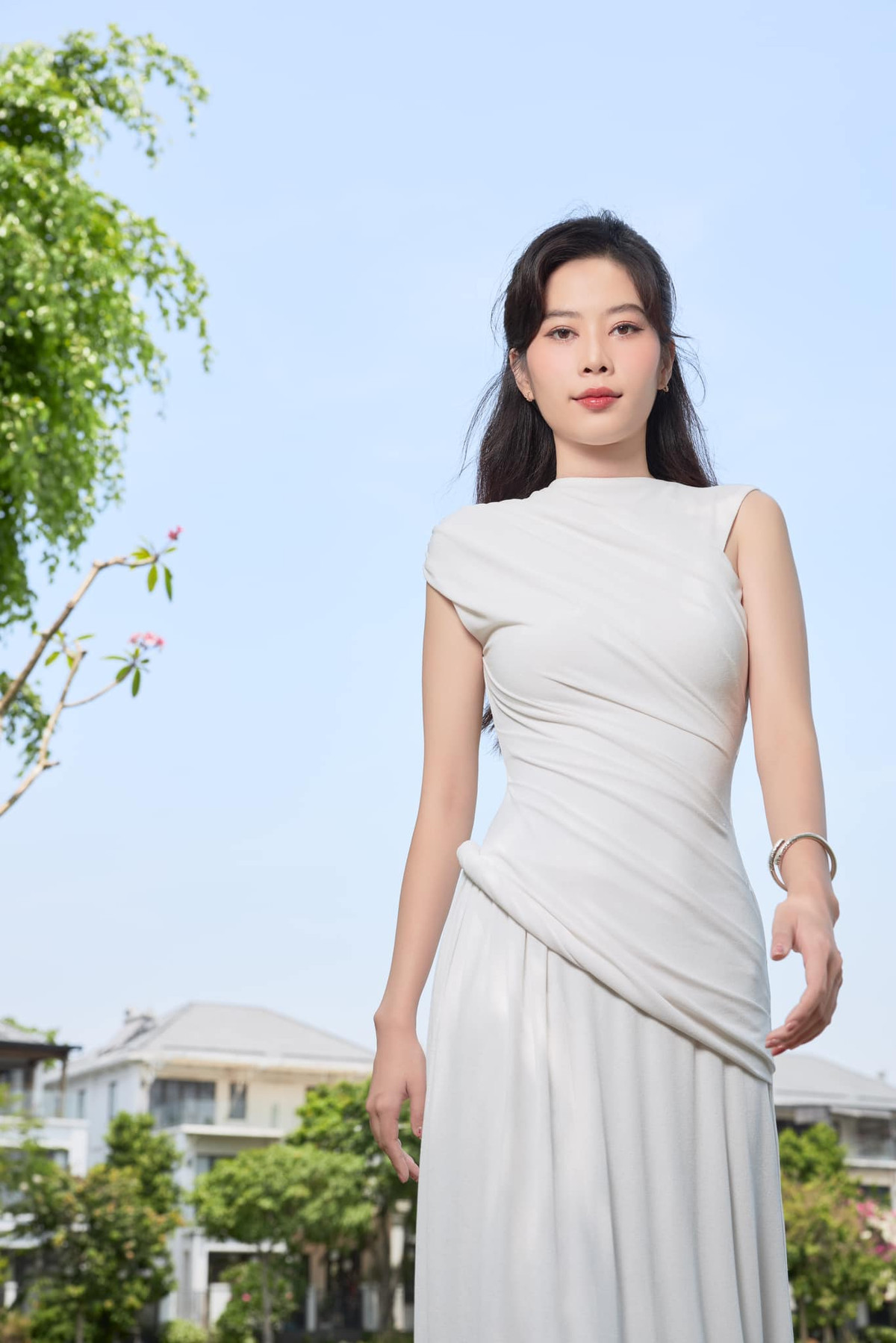 Chiêm ngưỡng nhan sắc này khó ai nhận ra một Nam Em vướng nhiều ồn ào vừa qua. Ảnh: FBNV