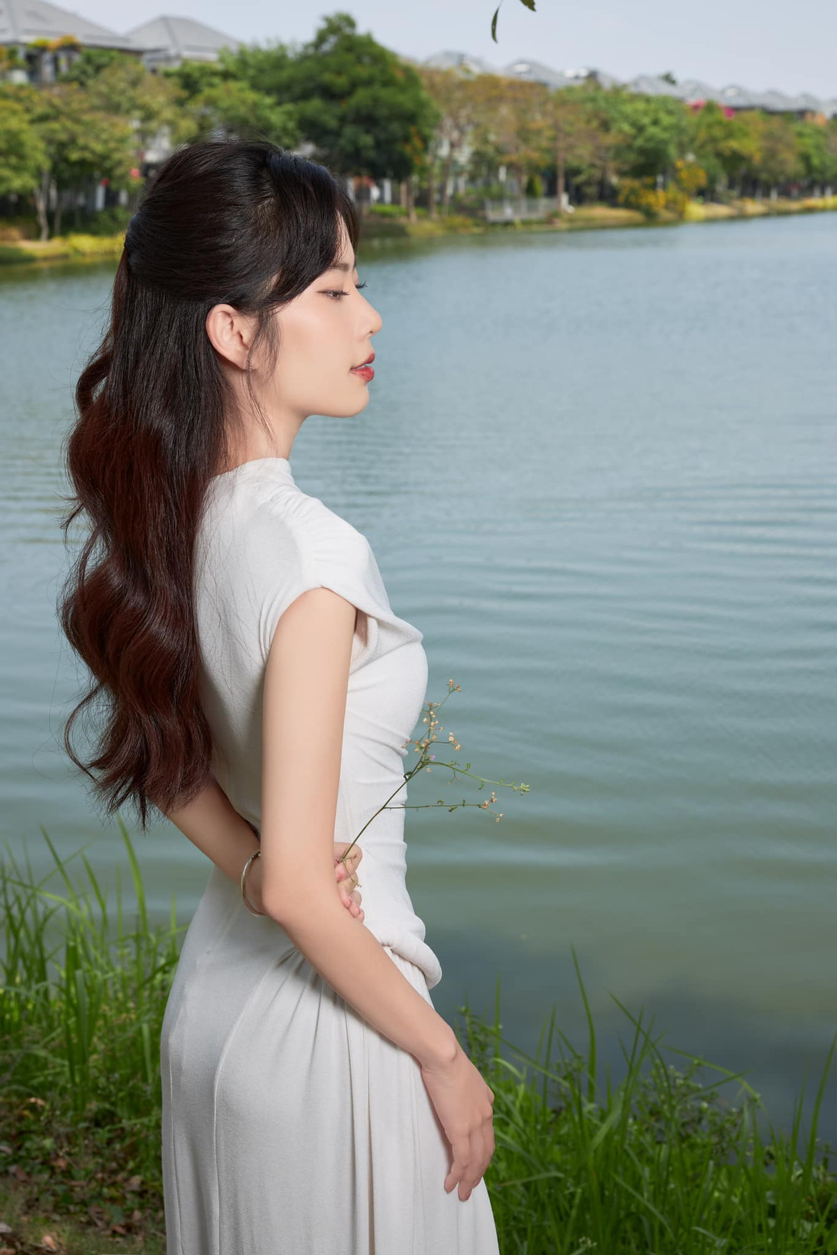 Động thái này khiến người hâm mộ cho rằng Nam Em đang nhắc khéo lại câu chuyện vừa qua. Ảnh: FBNV