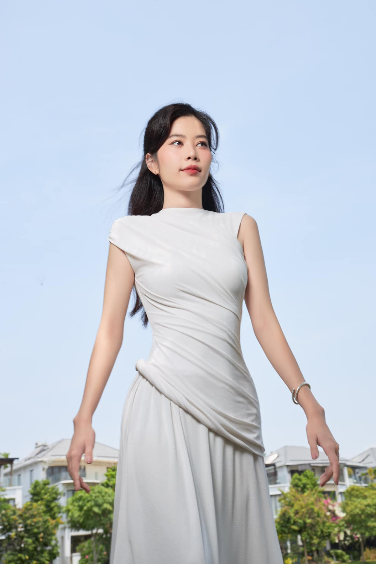 Ngoài ra, Nam Em cũng nhận được nhiều lời khen với nhan sắc thăng hạng, thần thái rạng rỡ, khác xa với những hình ảnh có phần thiếu sức sống trên livestream gần đây. Ảnh: FBNV