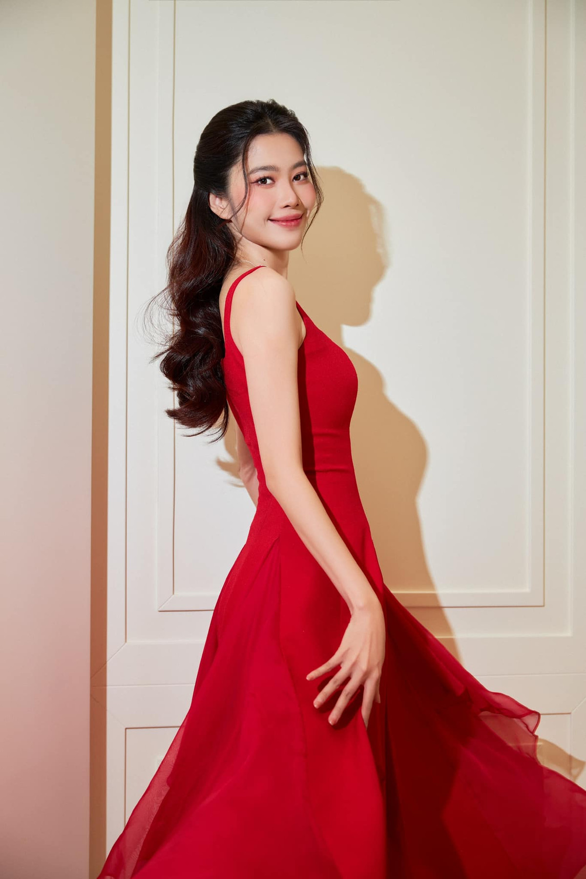 Hành động của người đẹp này đã khiến người hâm mộ không khỏi bức xúc, đồng loạt quay lưng và tuyên bố không ủng hộ cô. Ảnh: FBNV