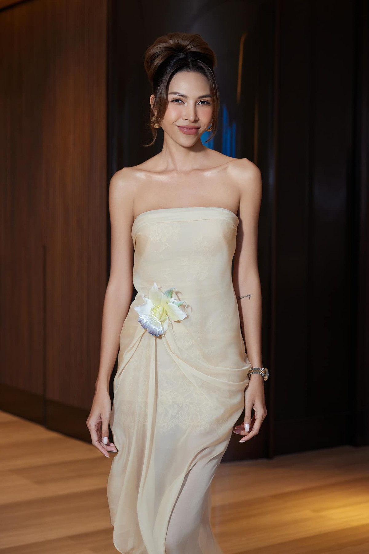 Minh Triệu gây mê với sắc vóc mình hạc sương mai. Ảnh: FB Pham Dinh Minh Trieu