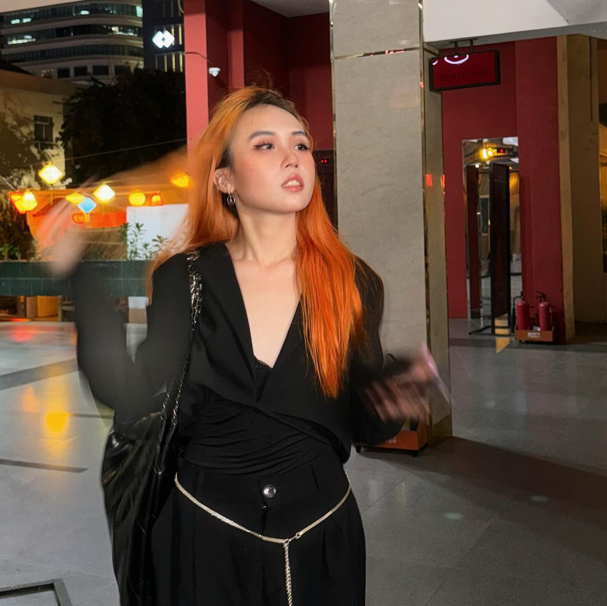 Không chỉ vậy, Nghi Phương còn không ngại thay đổi màu tóc chất chơi thời thượng.