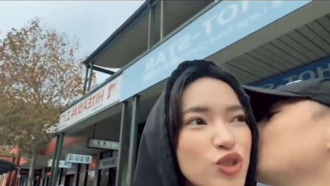 Binz và Châu Bùi khiến nhiều người "lụi tim" vì màn trò chuyện quá đỗi ngọt ngào.