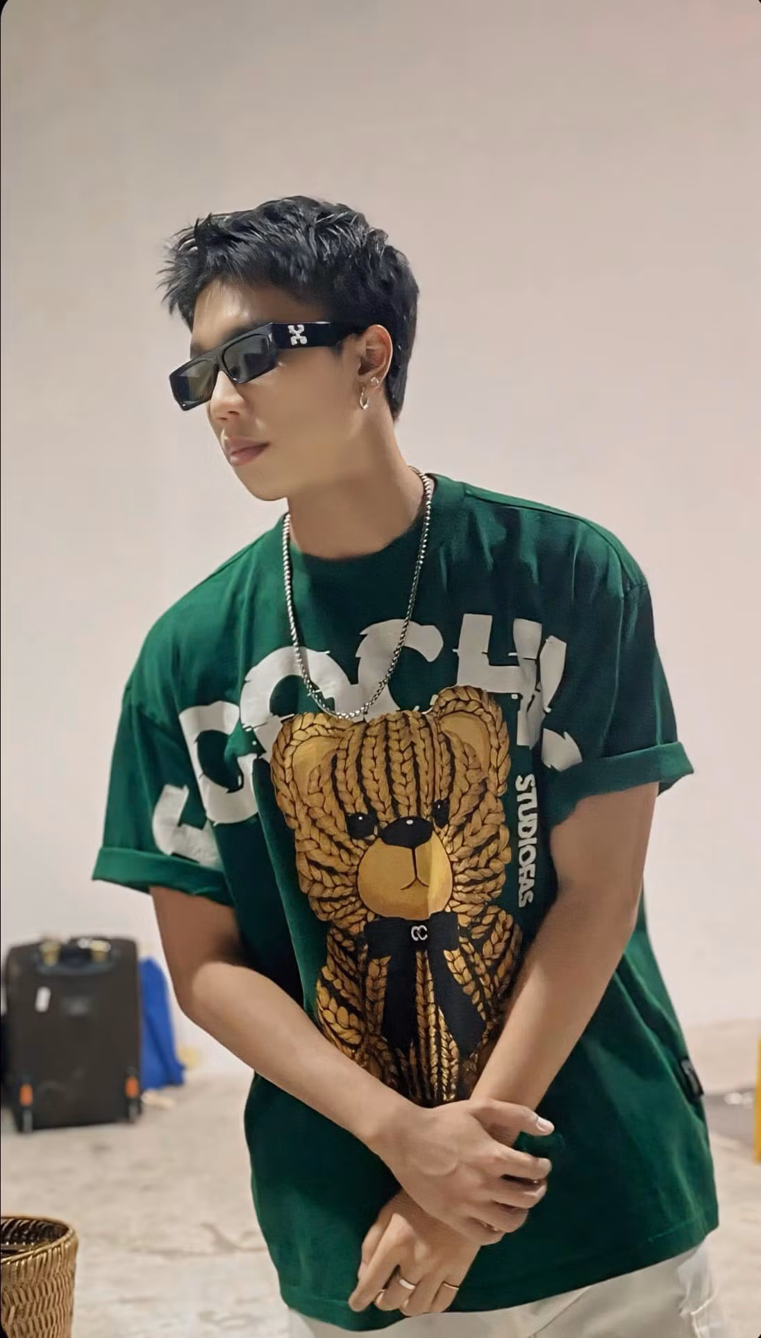 Không sở hữu ngoại hình cùng "visual" điển trai như tài tử, nhưng con trai Vân Dung vẫn có nét cá tính và nổi bật, dễ nhận biết, khiến công chúng khó lòng quên được. Ảnh: FB Nguyễn Vũ