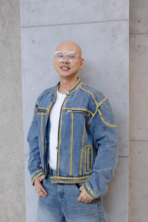 Phan Đinh Tùng tham gia gameshow: "Hôm nay tóc vẫn chưa mọc nhưng trộm vía nhìn còn ngon há cả nhà?".