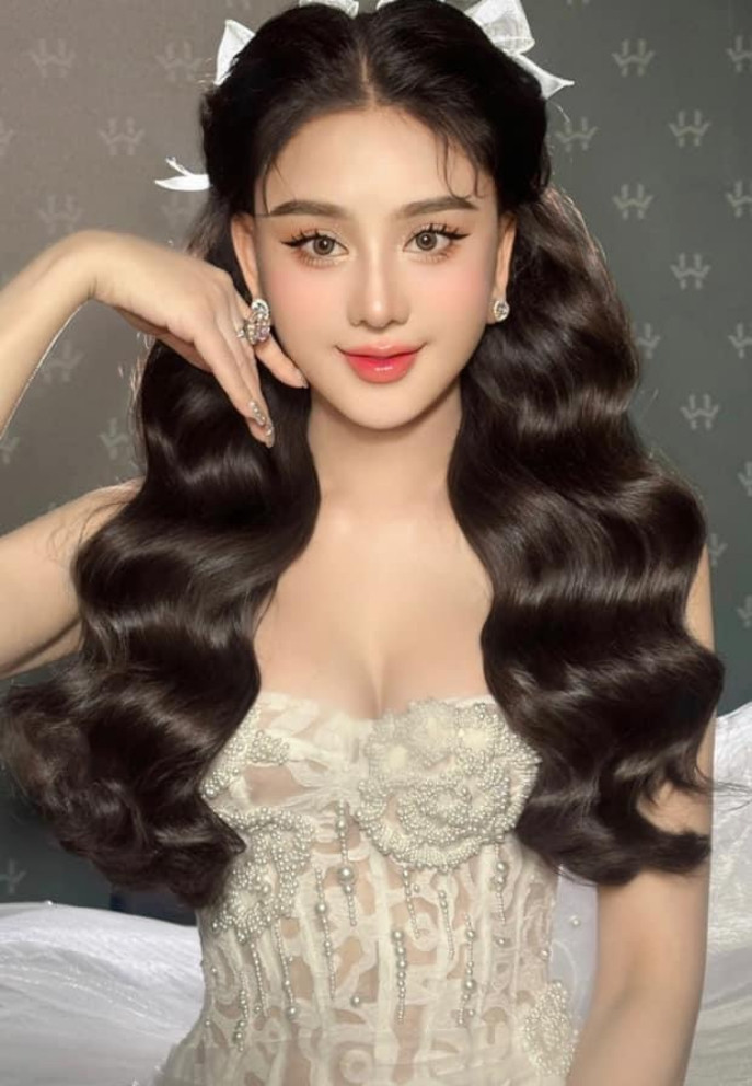 Lâm Khánh Chi thực hiện bộ ảnh nhân dịp chuẩn bị đón tuổi mới.