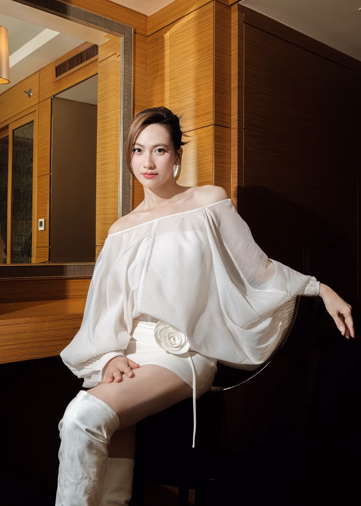 Không chỉ có gương mặt đẹp, nữ diễn viên tài năng còn sở hữu thân hình nuột nà, vóc dáng thon thả dễ dàng "cân" được nhiều phong cách thời trang. Ảnh: FB Phương Anh Đào