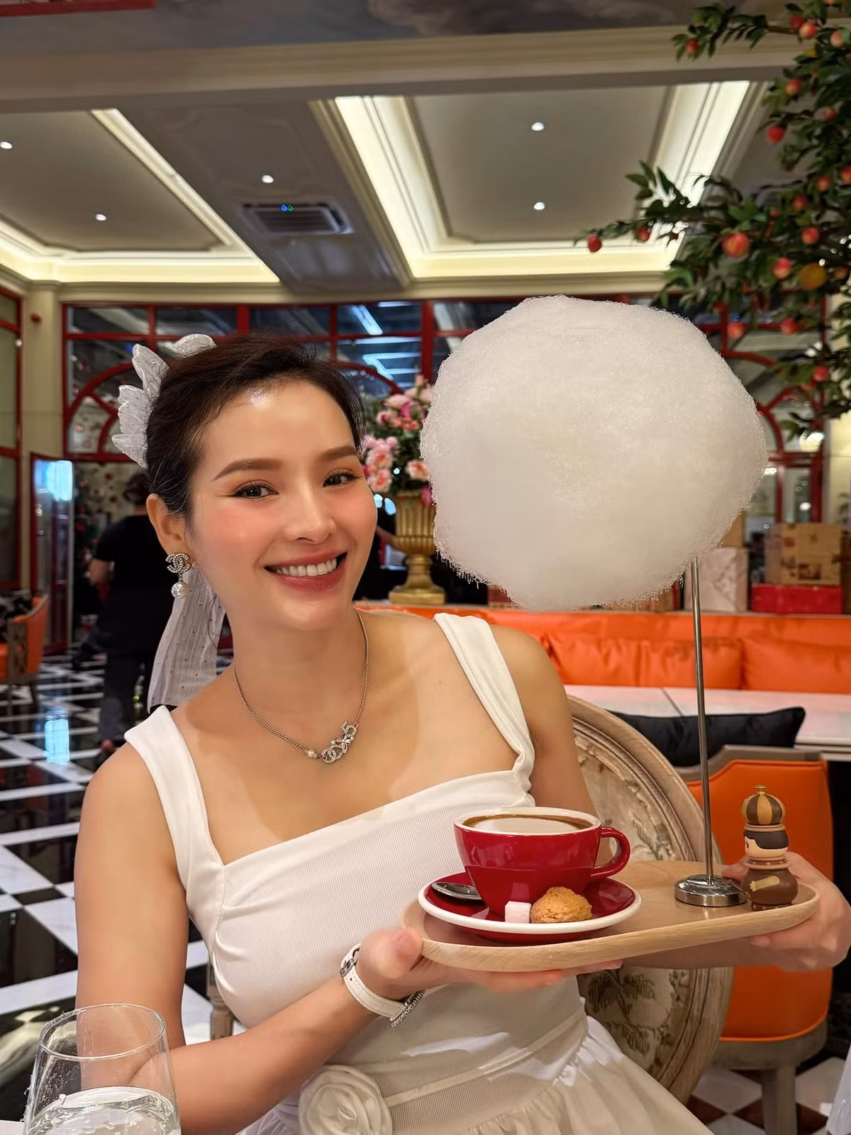 Dù đang mang bầu lần 3 ở giai đoạn cuối thai kỳ nhưng Phương Trinh Jolie vẫn xinh đẹp mọi lúc mọi nơi. Ảnh: FB Phương Trinh Jolie