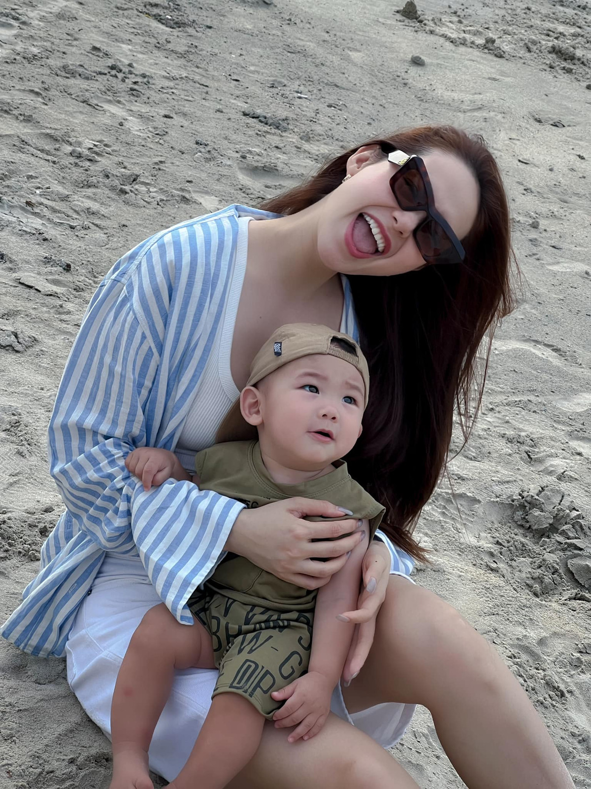 Minh Hằng từng tiết lộ, ông xã luôn đặt vợ trên hết, tôn trọng mọi sở thích và mong muốn của cô. Ảnh: FB Minh Hằng