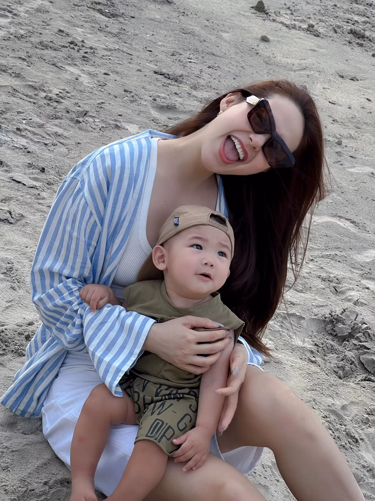 Minh Hằng từng tiết lộ, ông xã luôn đặt vợ trên hết, tôn trọng mọi sở thích và mong muốn của cô. Ảnh: FB Minh Hằng