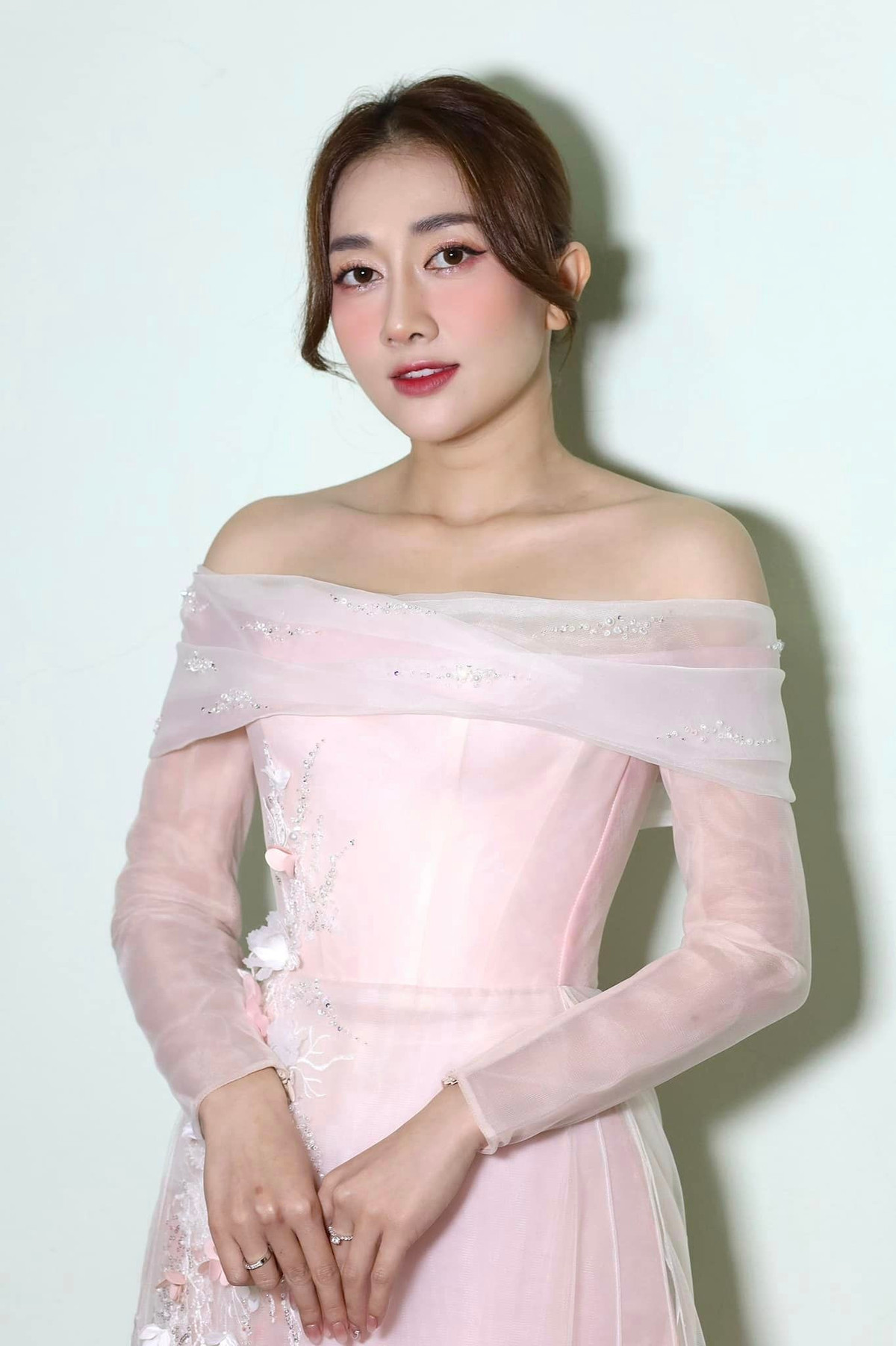 Phương Lan sở hữu vóc dáng khá hoàn hảo, làn da trắng mịn giúp cô luôn tự tin diện những bộ trang phục gợi cảm, khoe trọn vẻ đẹp hình thể. Ảnh: FB Phương Lan