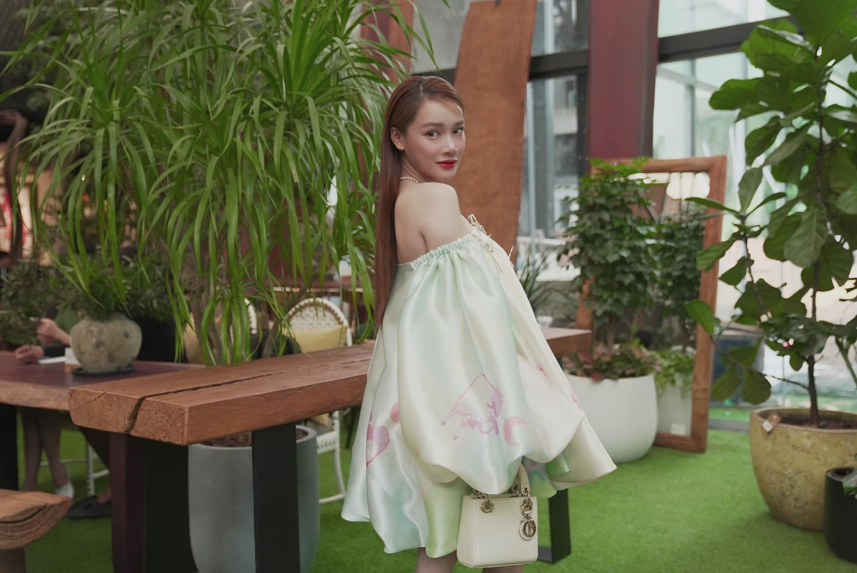 Nữ diễn viên từng khiến nhiều người bất ngờ khi tiết lộ được chồng giao cho đứng tên hầu hết các tài sản lớn của gia đình.