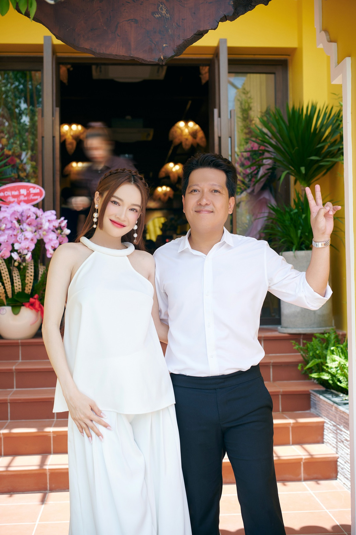 Có thể thấy Nhã Phương là người phụ nữ xinh đẹp, tài năng và may mắn.