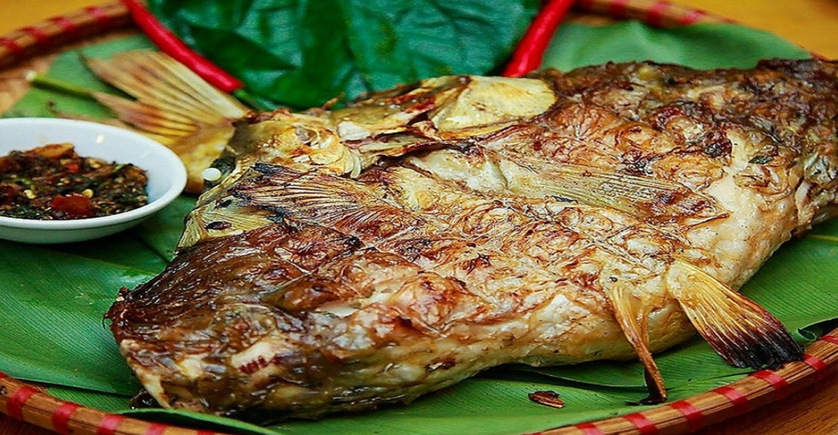 Được chuẩn bị cẩn thận, cầu kỳ từ nguyên liệu đến thanh tre nướng, pa pỉnh tộp chứa đựng biết bao tình cảm, sự khéo léo của người Thái. Lên vùng Tây Bắc, nếu có cơ hội thưởng thức món cá nướng gập, du khách sẽ khó lòng quên được hương vị độc đáo này.