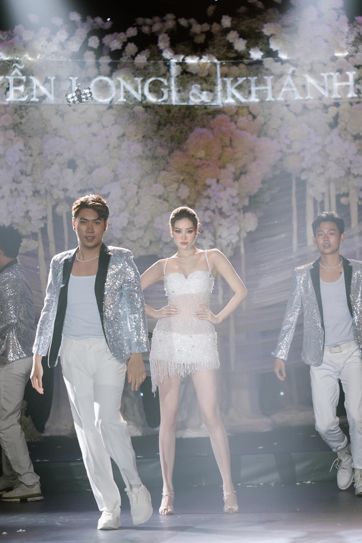 Được biết, Khánh Vân mất một tuần bí mật tập luyện chuẩn bị tiết mục này, mong muốn tạo sự bất ngờ cho bạn đời trong ngày trọng đại. Ảnh: FB Nguyễn Trần Khánh Vân