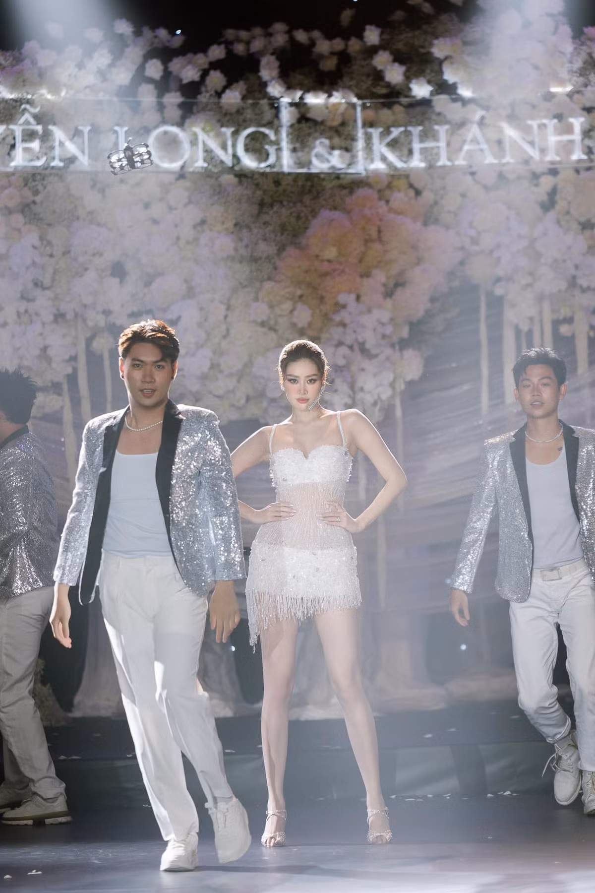 Được biết, Khánh Vân mất một tuần bí mật tập luyện chuẩn bị tiết mục này, mong muốn tạo sự bất ngờ cho bạn đời trong ngày trọng đại. Ảnh: FB Nguyễn Trần Khánh Vân