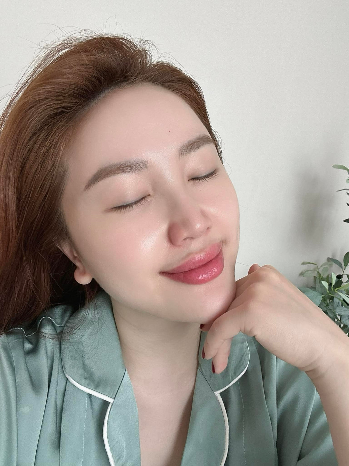 Bảo Thy tự tin khoe làn da mộc đẹp không tì vết ở tuổi 36. Ảnh: FB Bao Thy Tran