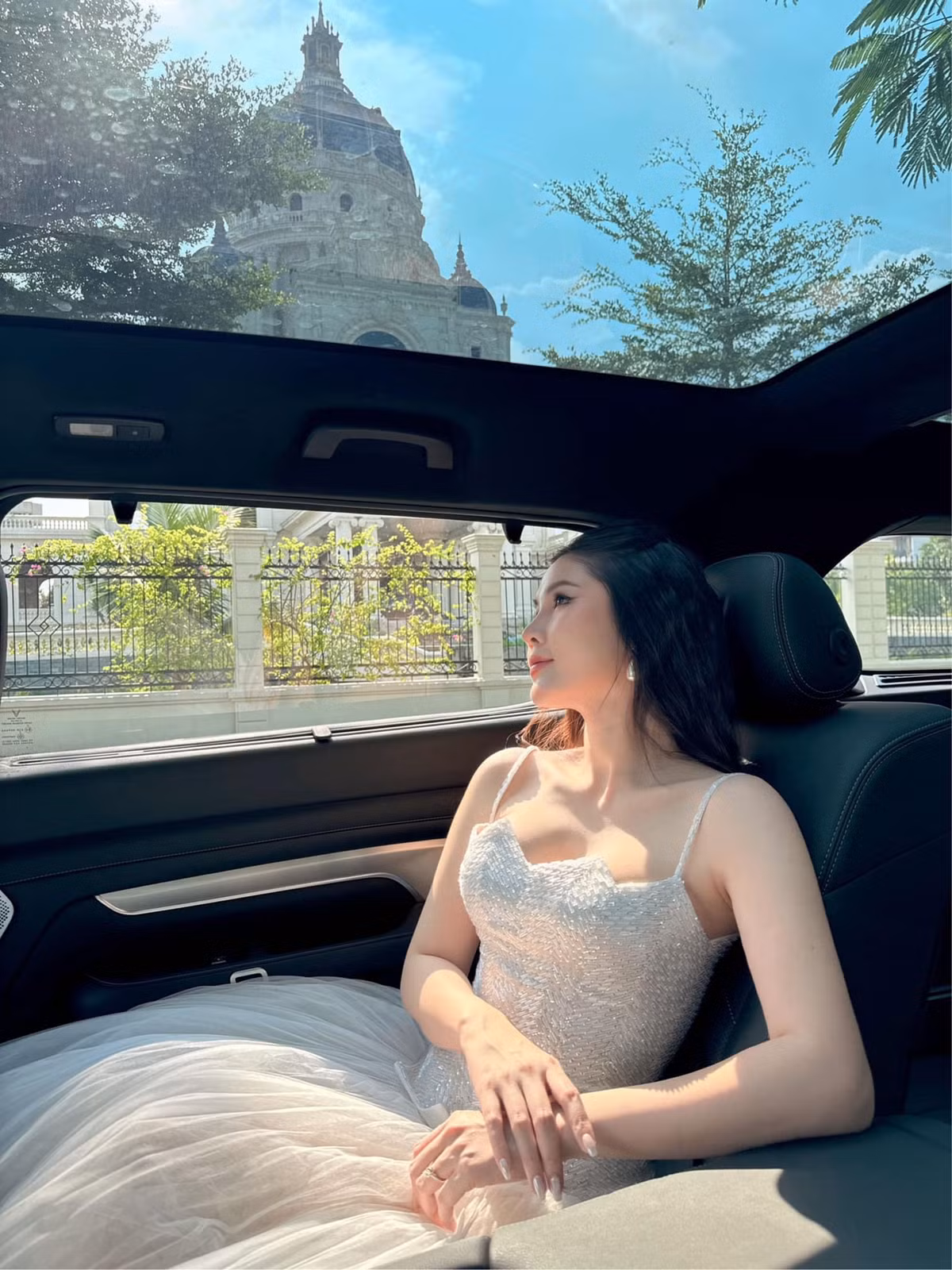 MC Vũ Thu Hoài xinh đẹp như nàng công chúa. Ảnh: FB Vũ Thu Hoài