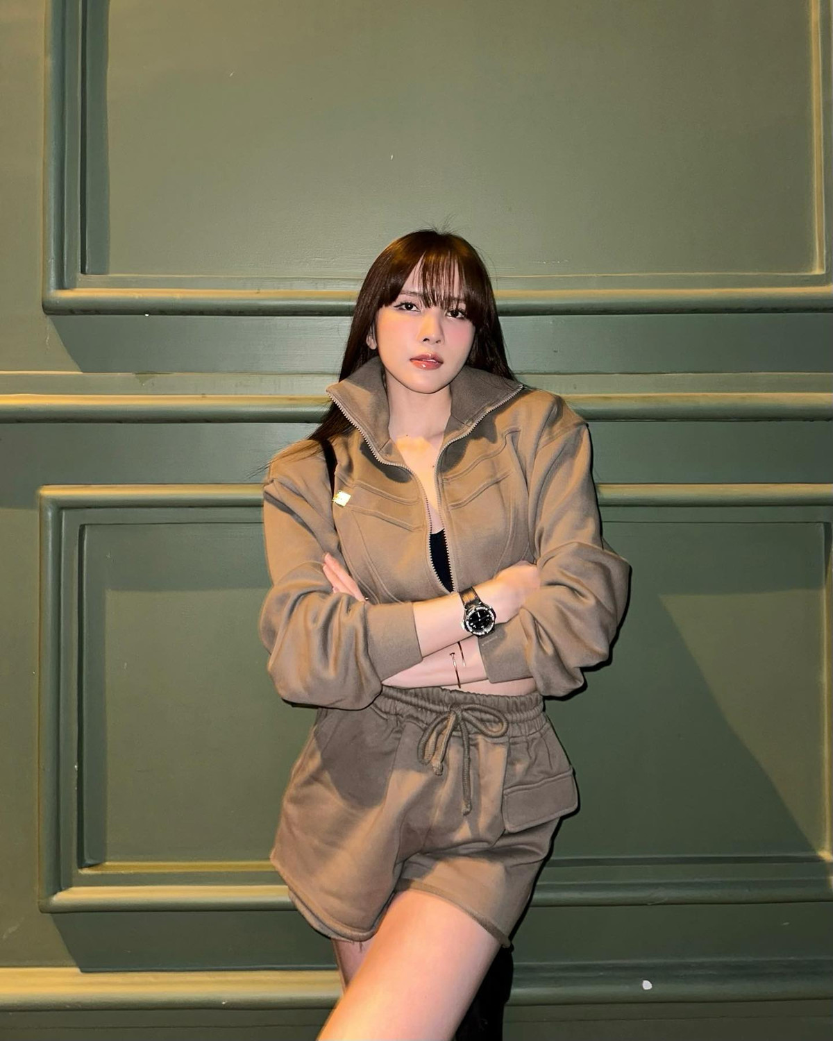 Những bộ váy dạ hội lấp lánh, những bộ bikini cắt xẻ táo bạo hay những bộ đồ ôm sát cơ thể đều được nữ ca sĩ tận dụng triệt để để khoe trọn vóc dáng nuột nà. Ảnh: FB Thiều Bảo Trâm