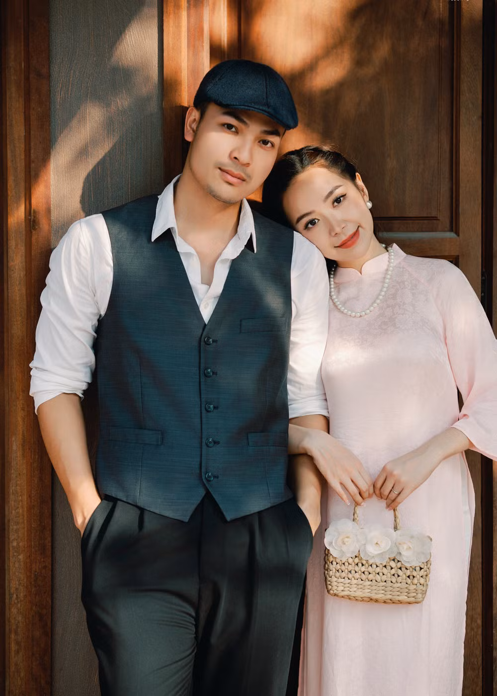 Hai người đã có một năm hẹn hò trước khi quyết định kết hôn. Tuấn Việt hơn vợ 1 tuổi. (Ảnh: Tiền phong)