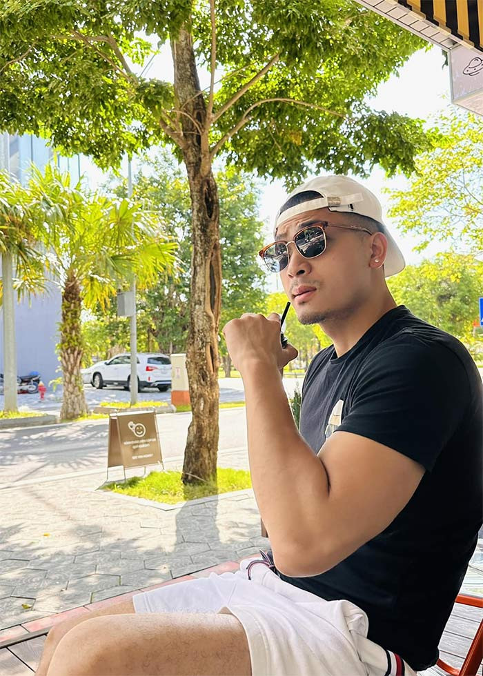 Vũ Tuấn Việt sở hữu chiều cao 1m83, khuôn mặt cá tính. Anh từng là gương mặt mẫu nam ấn tượng của sàn mẫu Việt. (Ảnh: FBNV)