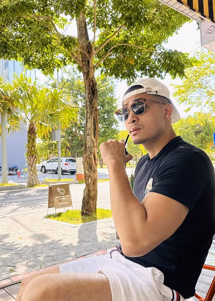 Vũ Tuấn Việt sở hữu chiều cao 1m83, khuôn mặt cá tính. Anh từng là gương mặt mẫu nam ấn tượng của sàn mẫu Việt. (Ảnh: FBNV)