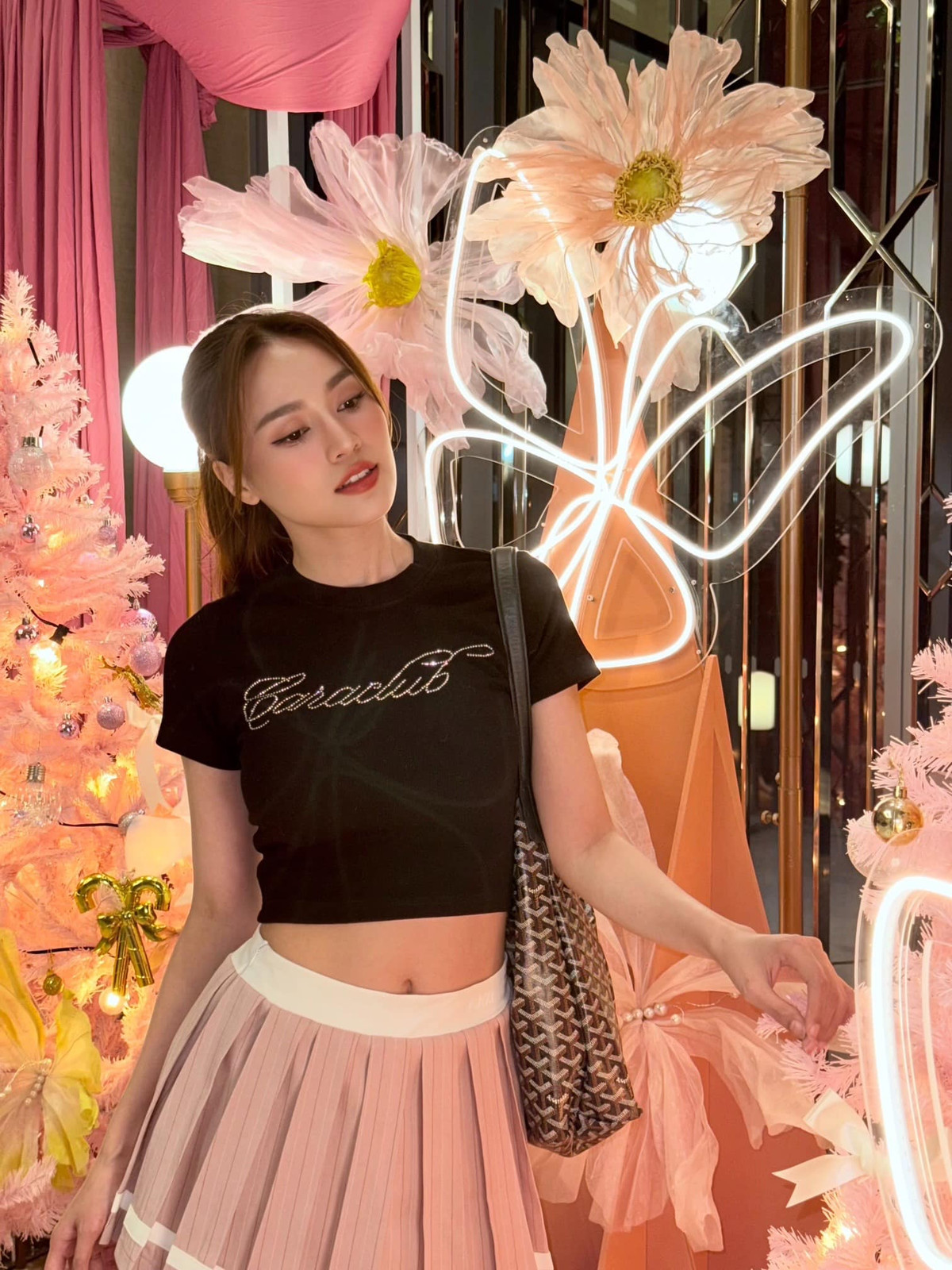 Ninh Dương Lan Ngọc diện trang phục trẻ trung. Ảnh: FB Ninh Dương Lan Ngọc