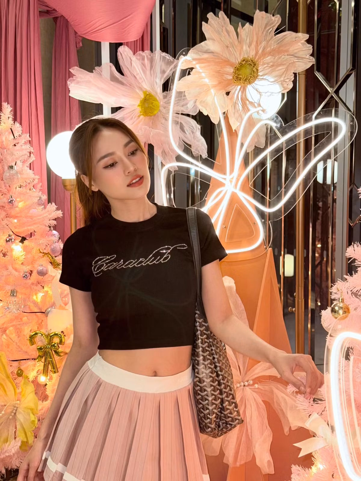 Ninh Dương Lan Ngọc diện trang phục trẻ trung. Ảnh: FB Ninh Dương Lan Ngọc