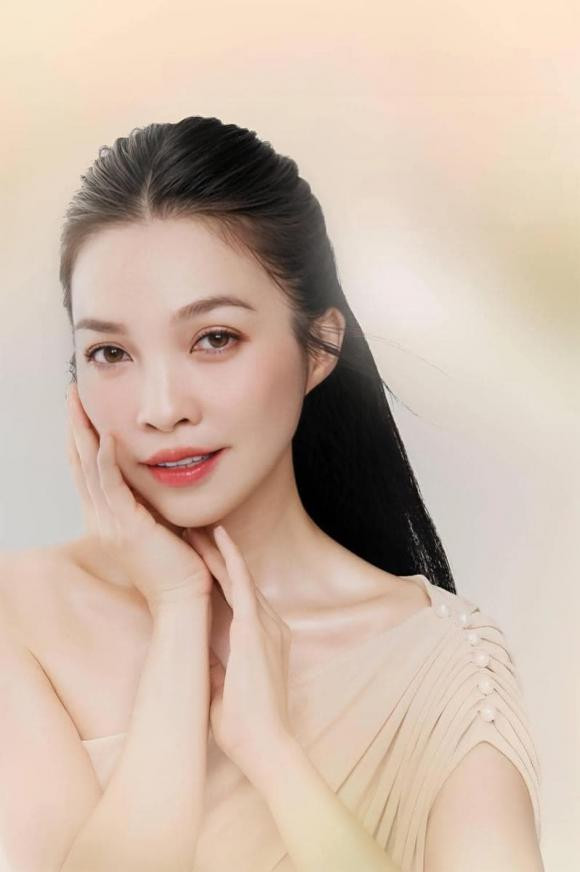 Hiền Thục chú thích ảnh: "Ngày nào đó tình yêu của ta sẽ chấm dứt và biến mất không còn dấu vết. Cho đến lúc ấy, em tiếp tục yêu anh...". Ảnh: FB Hien Thuc