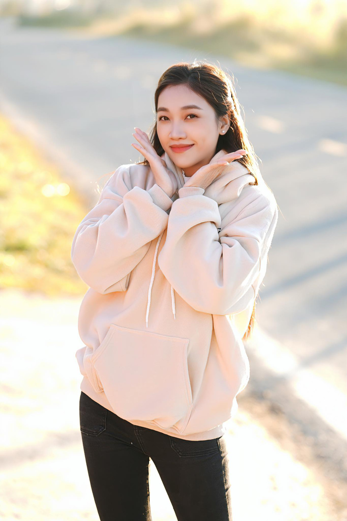 Người đẹp phải trải nghiệm từ việc quan sát bên ngoài đưa vào nhân vật, giải bài toán mà đạo diễn đặt ra.