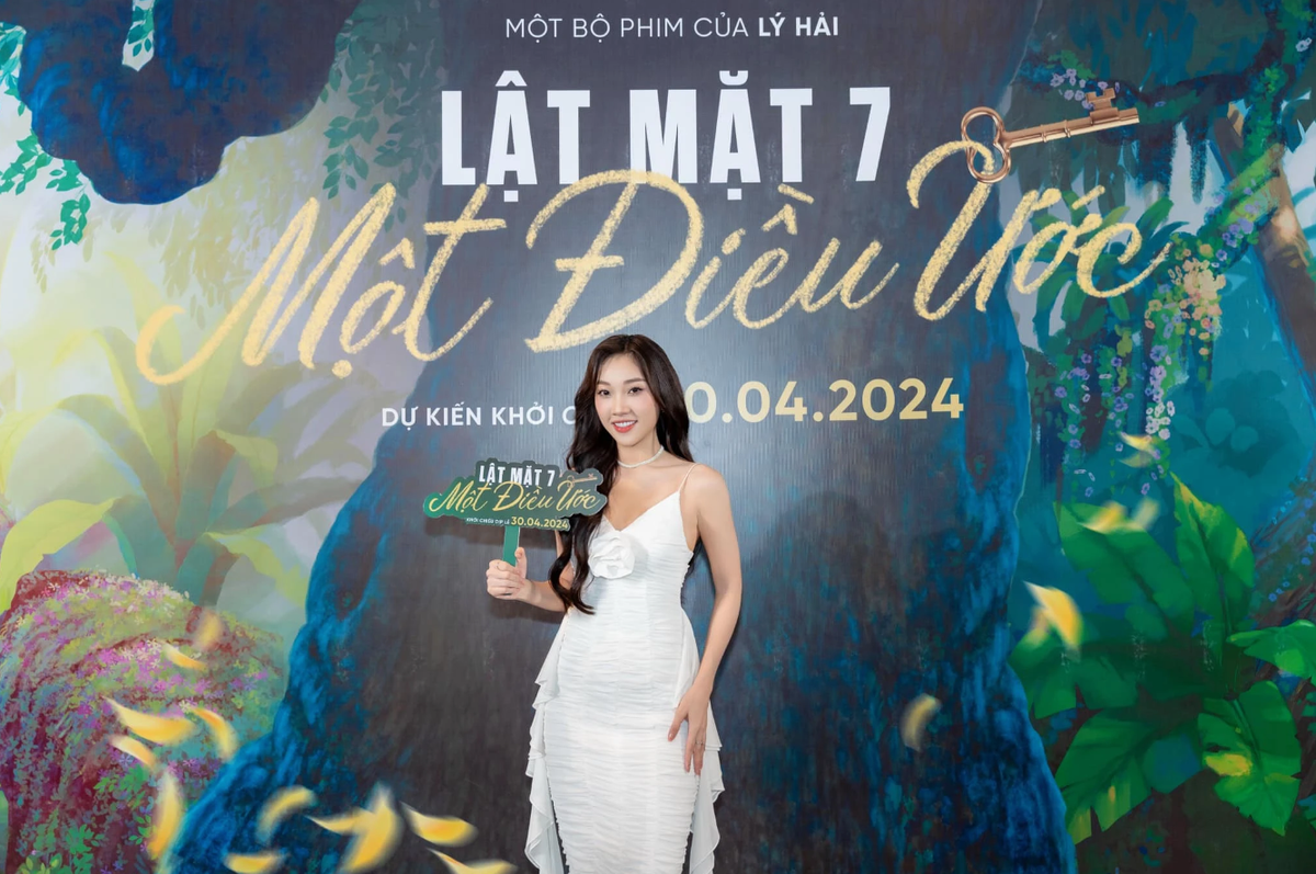 Trong dàn sao nữ góp mặt ở phim Lật mặt 7, Lê Thu gây chú ý bởi nhan sắc xinh đẹp.