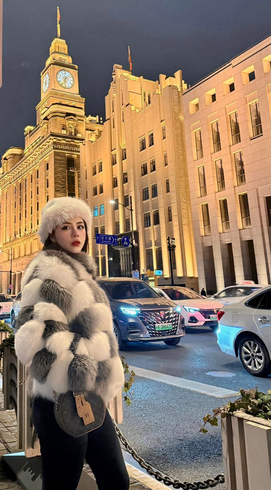 Bạch Lan Phương tạo dáng gợi cảm khi đi du lịch sau ồn ào rạn nứt với Huỳnh Anh. Ảnh: FB Bạch Lan Phương