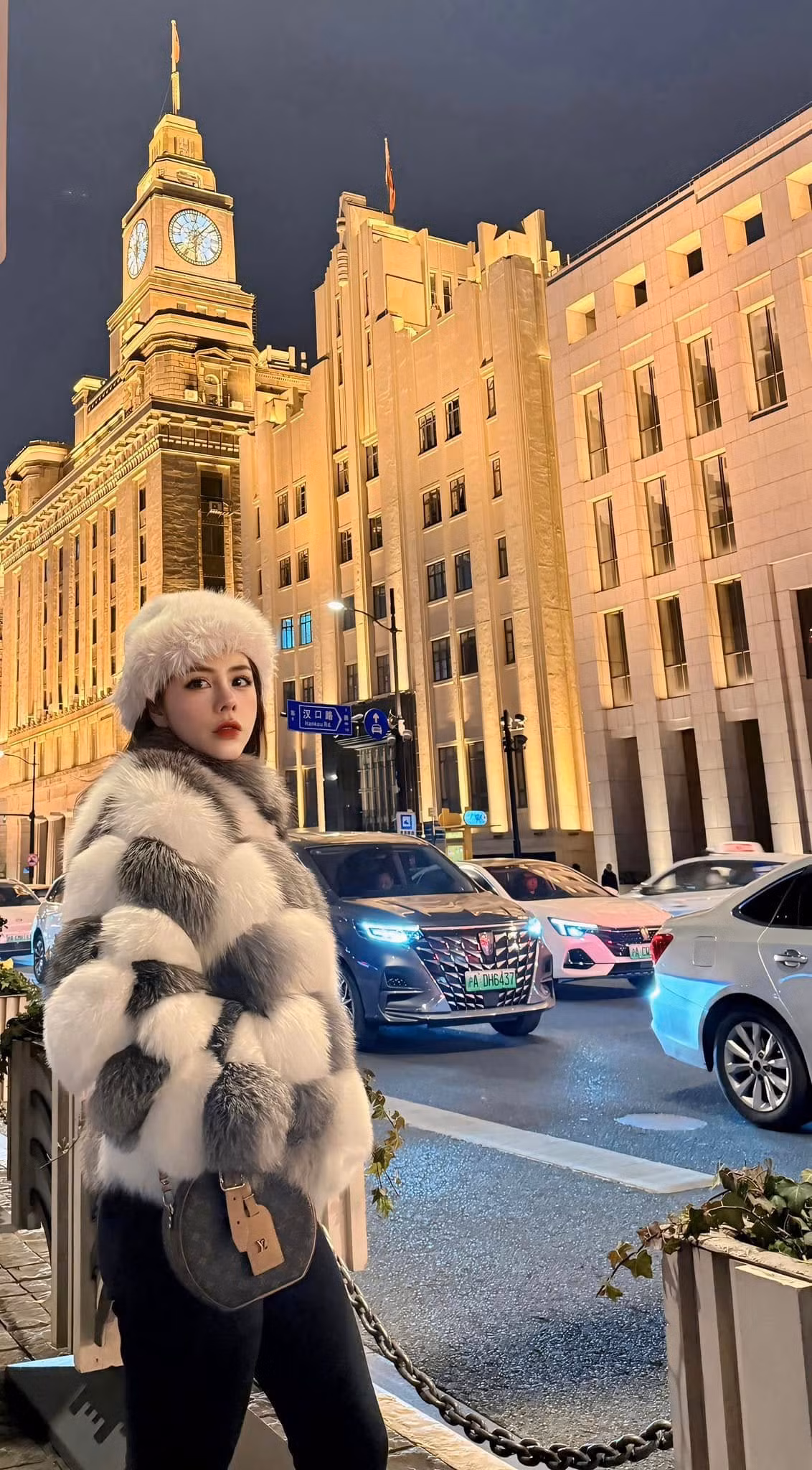 Bạch Lan Phương tạo dáng gợi cảm khi đi du lịch sau ồn ào rạn nứt với Huỳnh Anh. Ảnh: FB Bạch Lan Phương