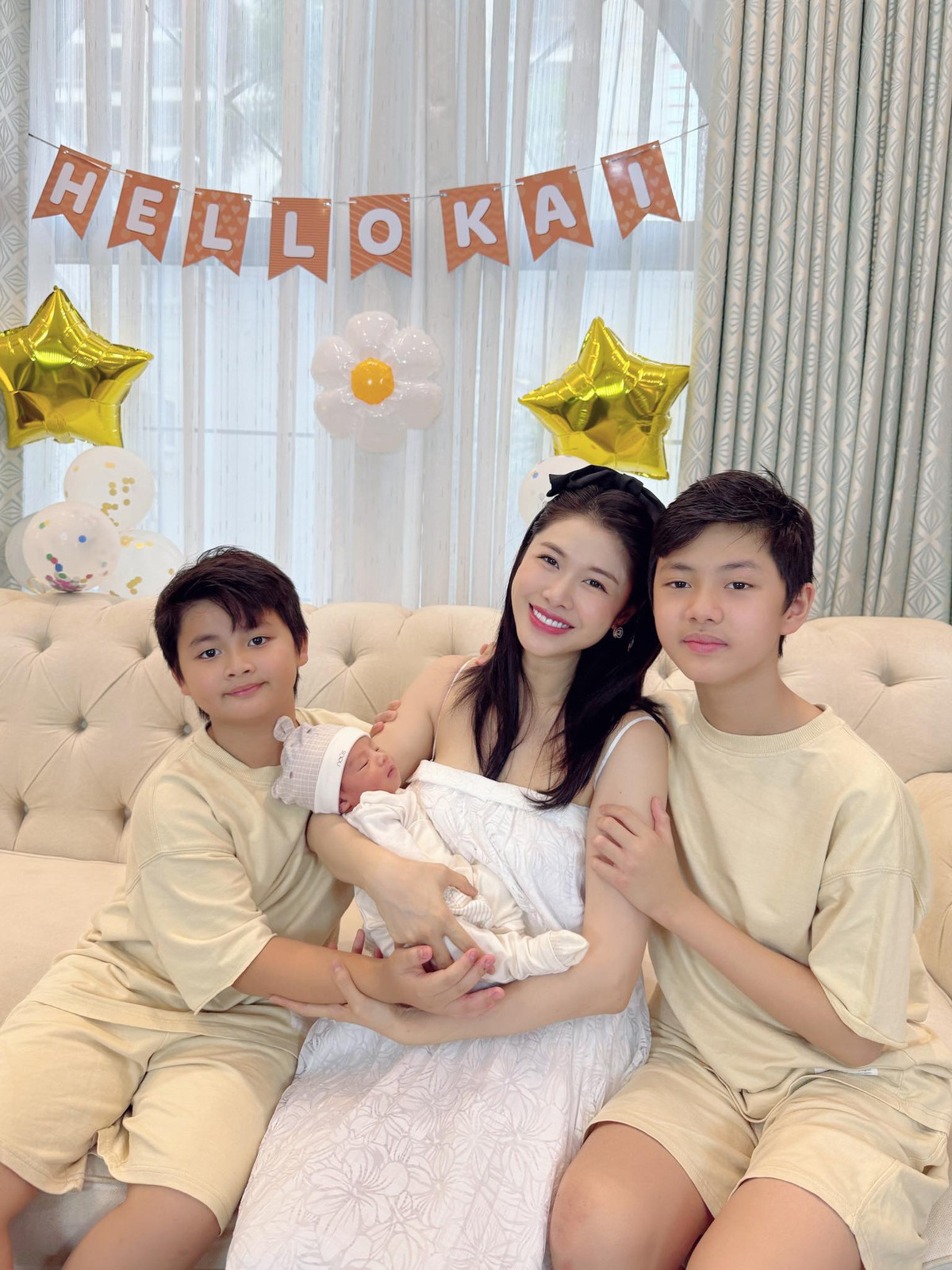 Ca sĩ Đăng Khôi chia sẻ hình ảnh gia đình khi có thành viên mới. Ảnh: FB Dang Khoi Nguyen