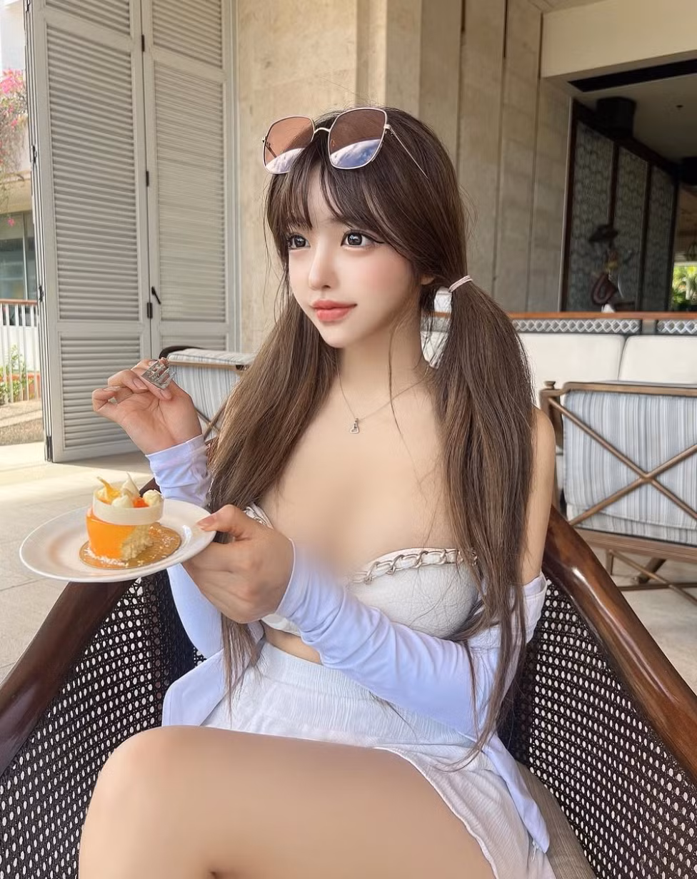 Bên cạnh những lời khen ngợi, Velymom cũng nhận không ít ý kiến trái chiều về phong cách ăn mặc của mình